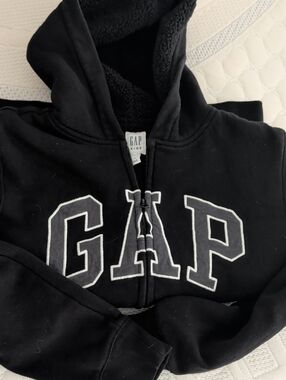 GAP Black Hoodie with Fleece lining White-Outlined Logo
